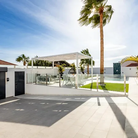 Nicole Wifi, Gym, Heated Pool Holiday home Callao Salvaje