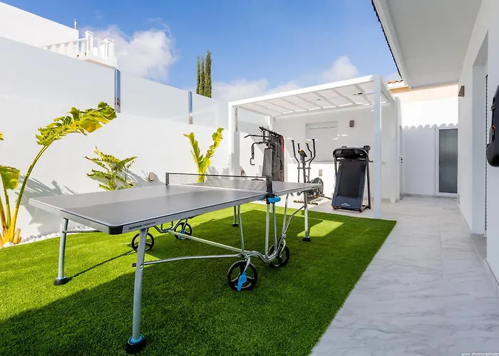 Nicole Wifi, Gym, Heated Pool