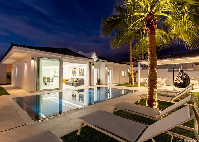 Nicole Wifi, Gym, Heated Pool Callao Salvaje