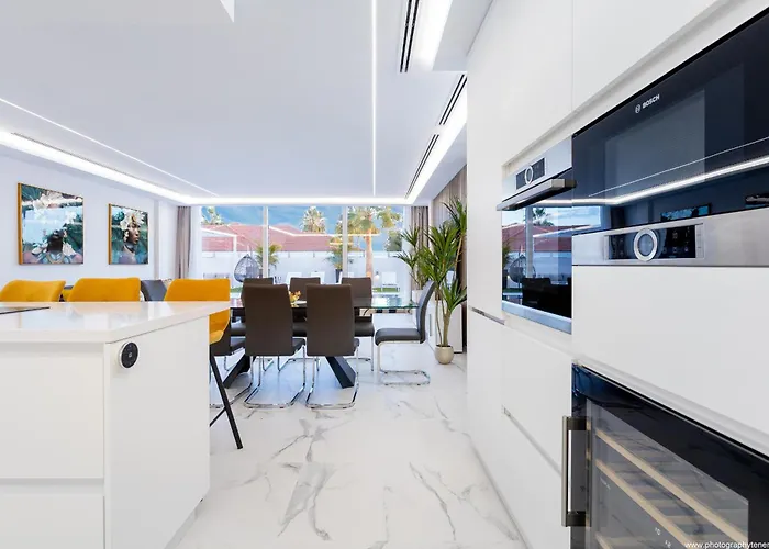 Nicole Wifi, Gym, Heated Pool Callao Salvaje