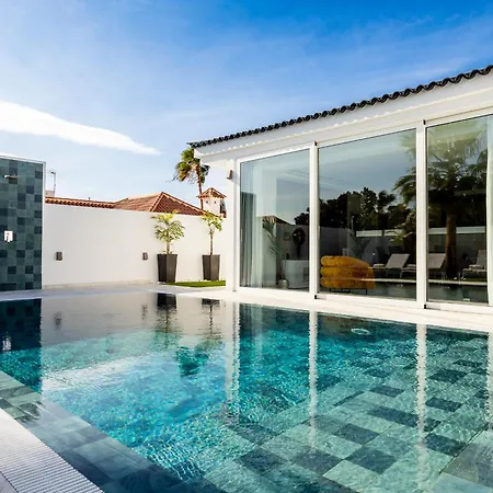 別荘 Nicole Wifi, Gym, Heated Pool