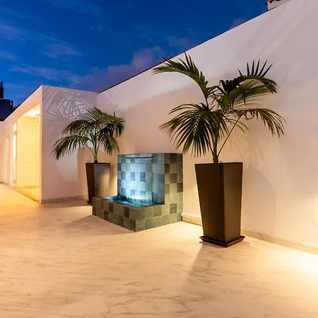 別荘 Nicole Wifi, Gym, Heated Pool