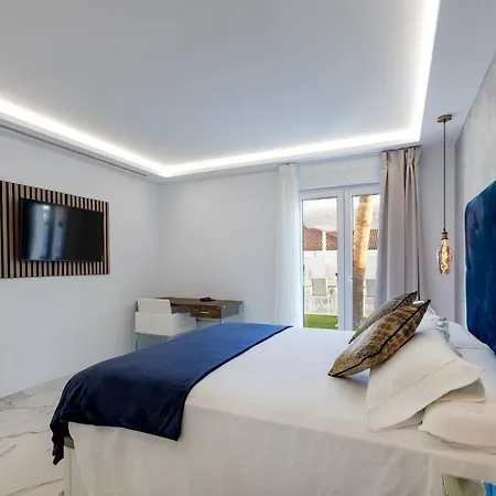 Nicole Wifi, Gym, Heated Pool Semesterbostad