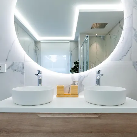 別荘 Nicole Wifi, Gym, Heated Pool *