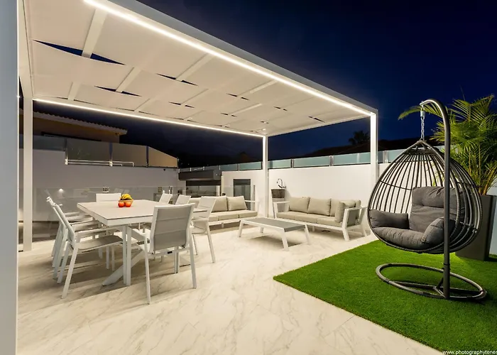 Nicole Wifi, Gym, Heated Pool