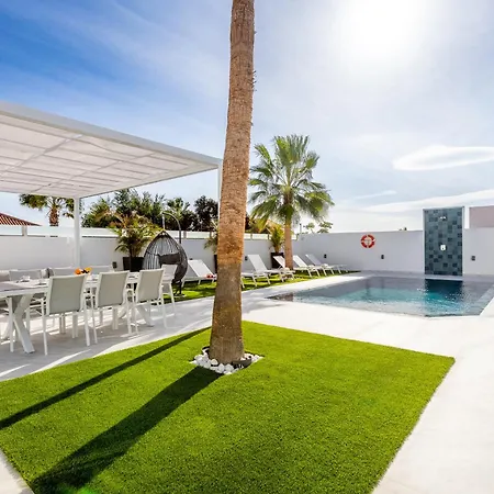 Dom wakacyjny Nicole Wifi, Gym, Heated Pool
