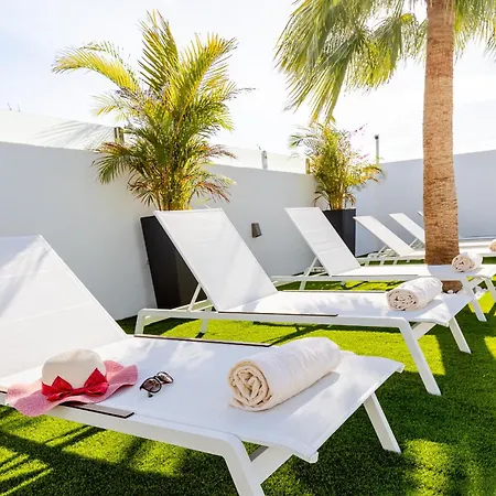 Nicole Wifi, Gym, Heated Pool Callao Salvaje