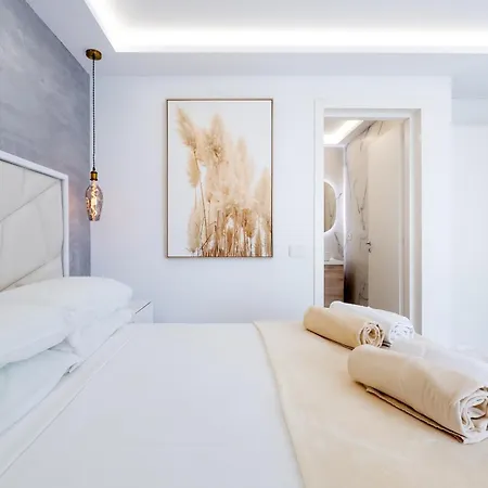 Nicole Wifi, Gym, Heated Pool * Callao Salvaje