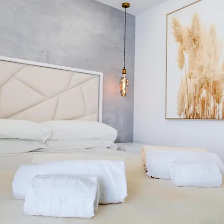 Nicole Wifi, Gym, Heated Pool بيت للعطل