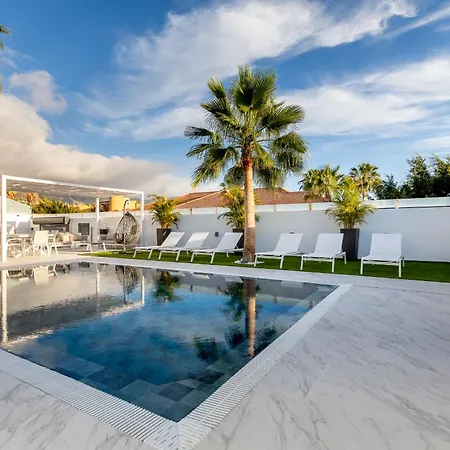 Dom wakacyjny Nicole Wifi, Gym, Heated Pool