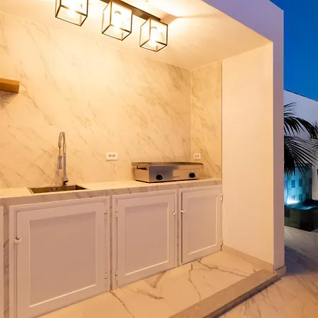 Nicole Wifi, Gym, Heated Pool Hébergement de vacances *