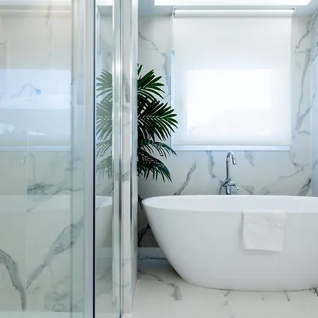 بيت للعطل Nicole Wifi, Gym, Heated Pool *