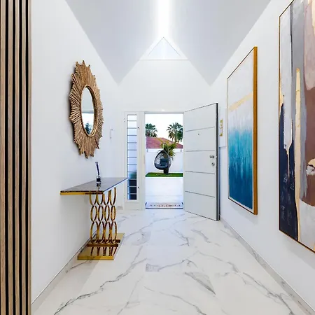 Nicole Wifi, Gym, Heated Pool Callao Salvaje