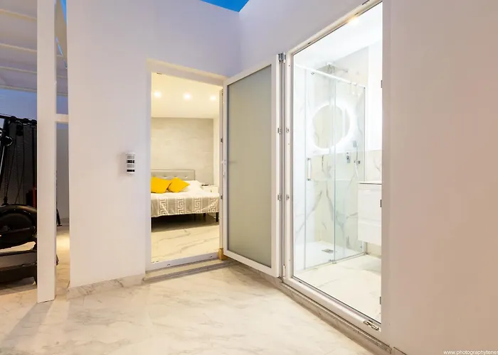 Nicole Wifi, Gym, Heated Pool *