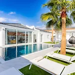 Nicole Wifi, Gym, Heated Pool