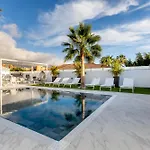 Holiday home Nicole Wifi, Gym, Heated Pool
